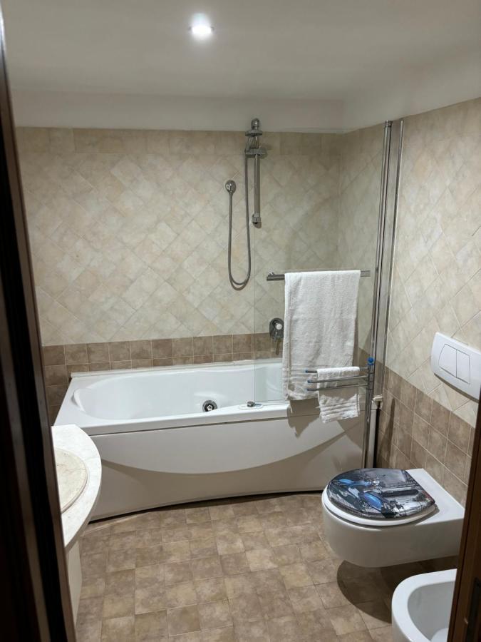 Boutique Rooms Trastevere Рим Екстер'єр фото