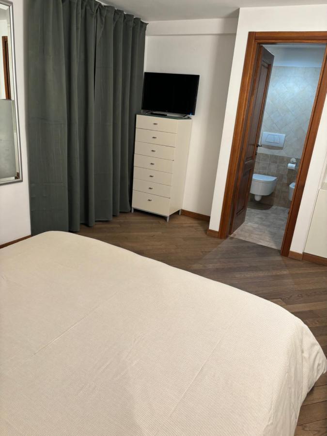 Boutique Rooms Trastevere Рим Екстер'єр фото